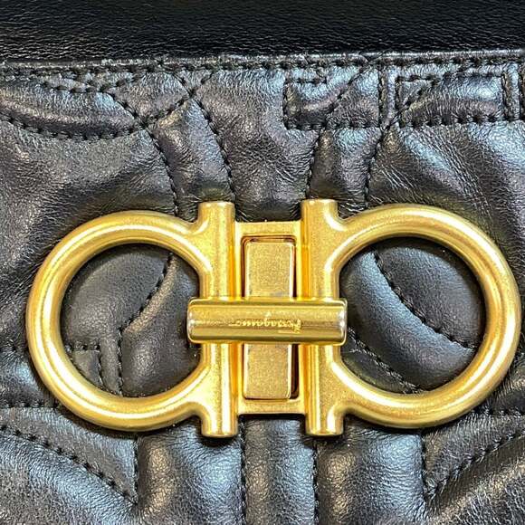 Salvatore Ferragamo quilted chain handbag, Gancini black, for women - Picture 14 of 15